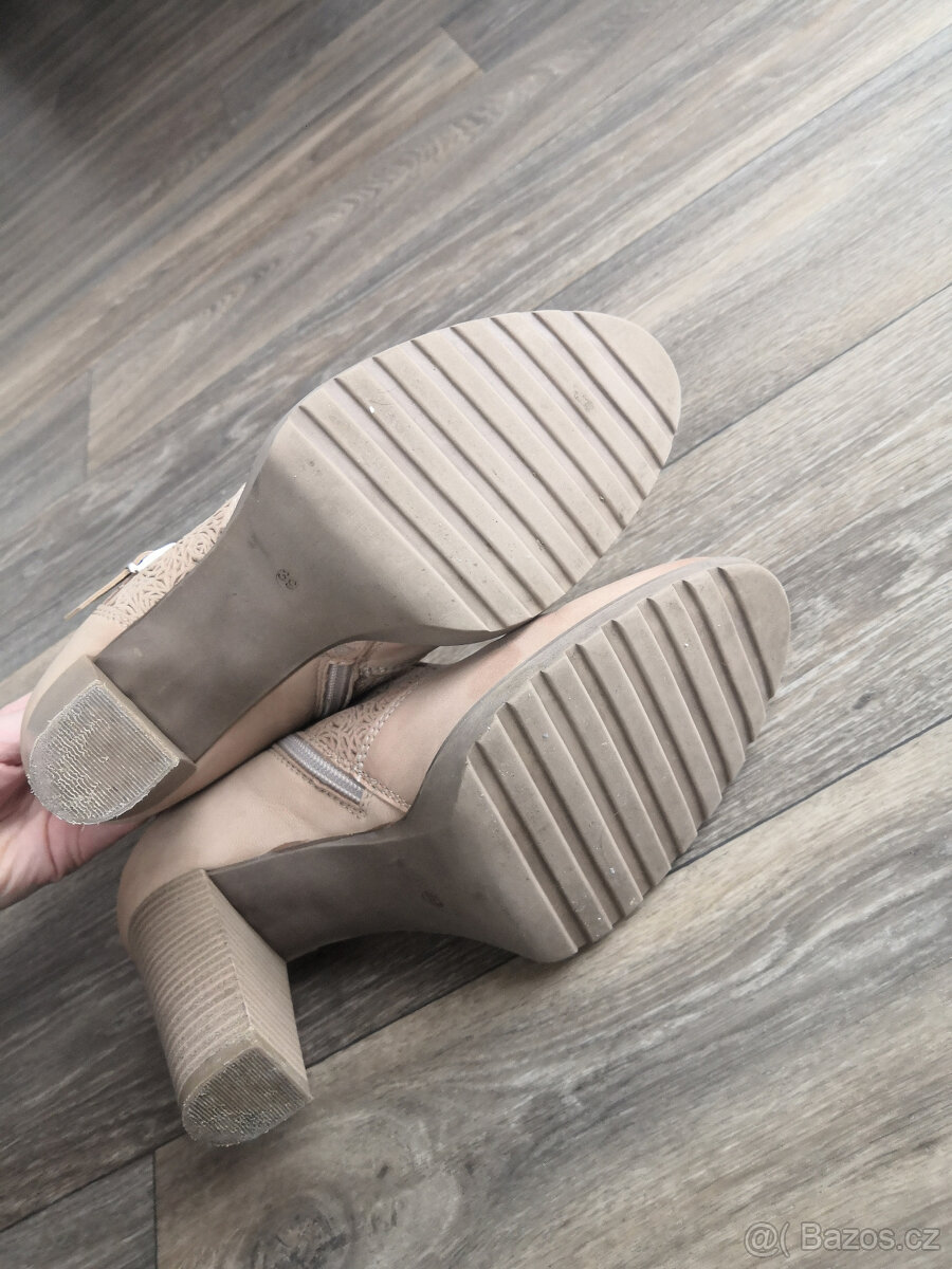 Béžové kožené kotníkové boty - 7