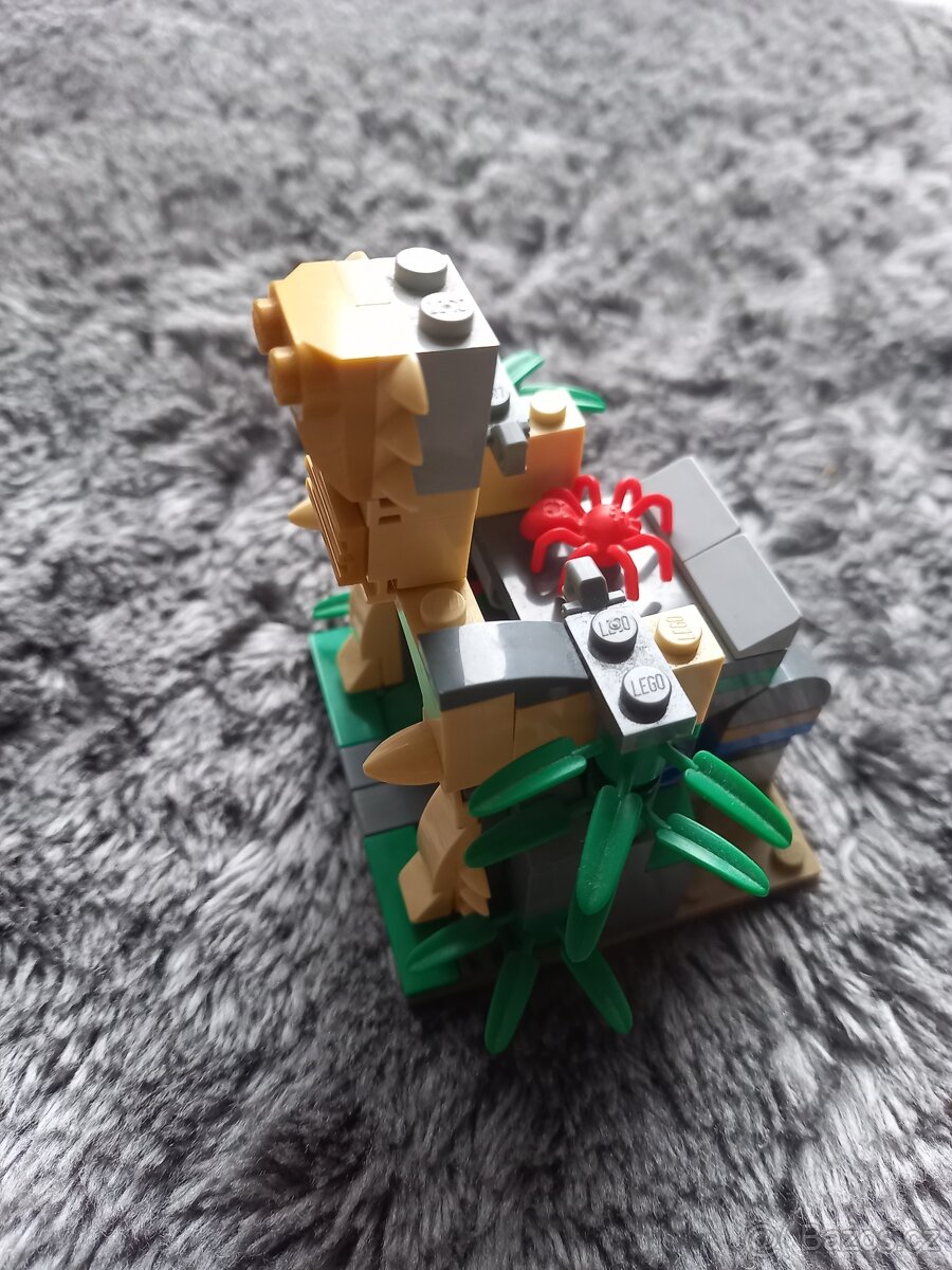 Obrněný transportér do džungle - Lego 60159 - 7