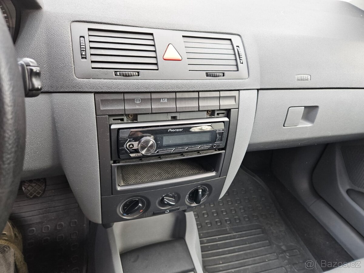 Škoda Fabia 1.4 - 7