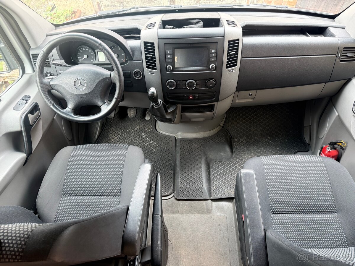 Mercedes Benz Sprinter - 7