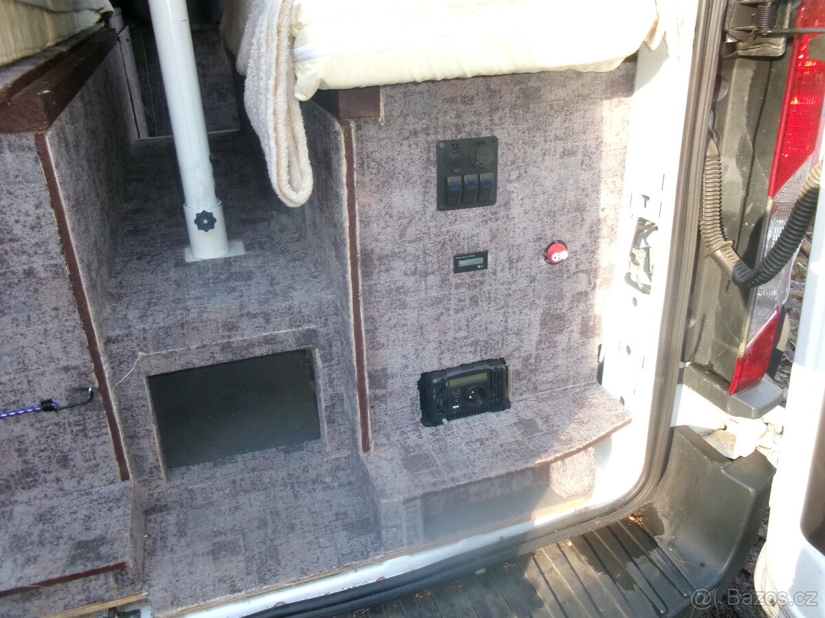 Prodám obytnou dodávku Ford Transit - 7