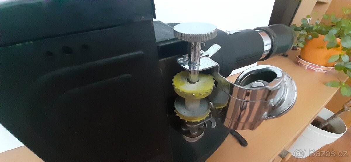 Promítačka projektor - 7