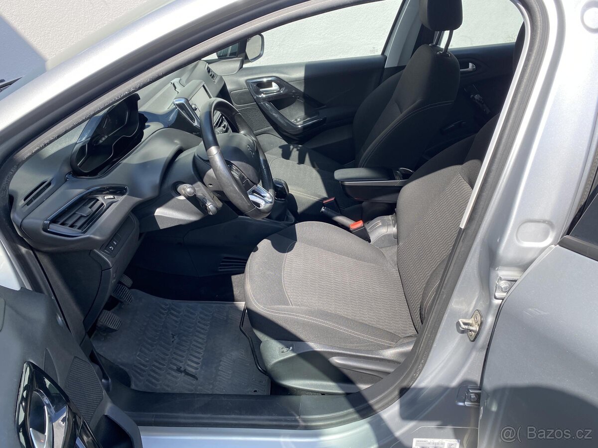 Peugeot 208 1.2PT , 60 kW benzín, 2017 - 7