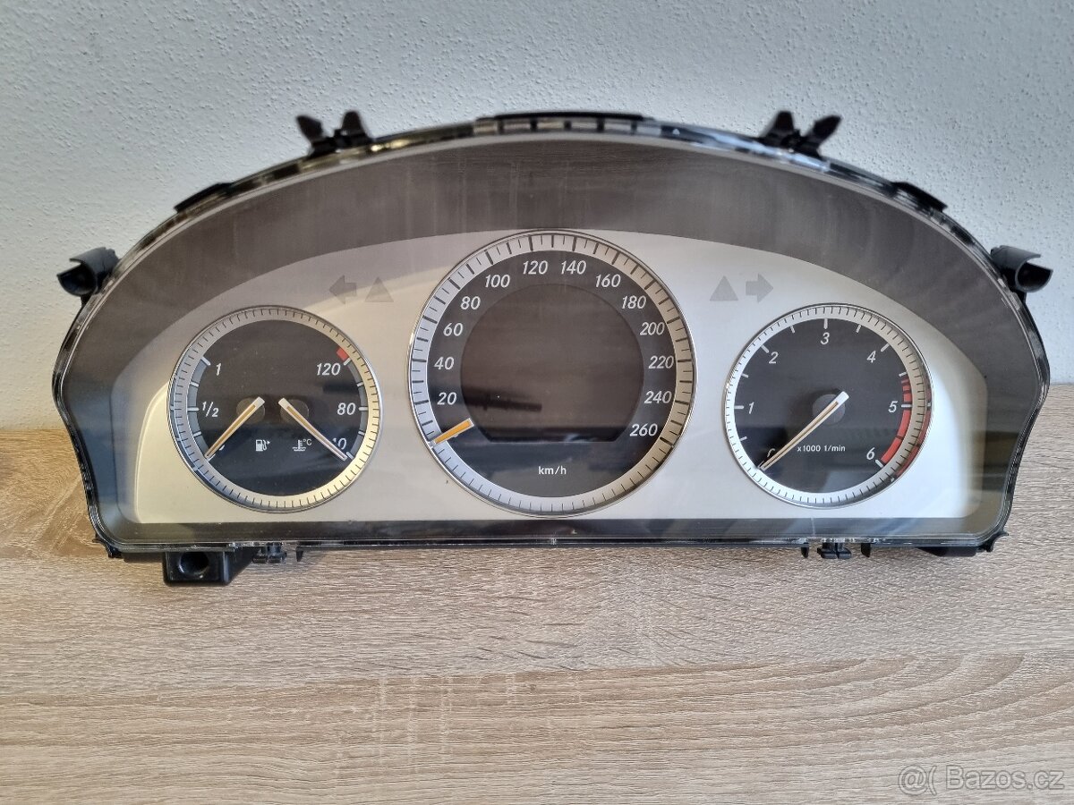 Mercedes Benz W204, S204 - budiky, ovladani oken, volant - 7