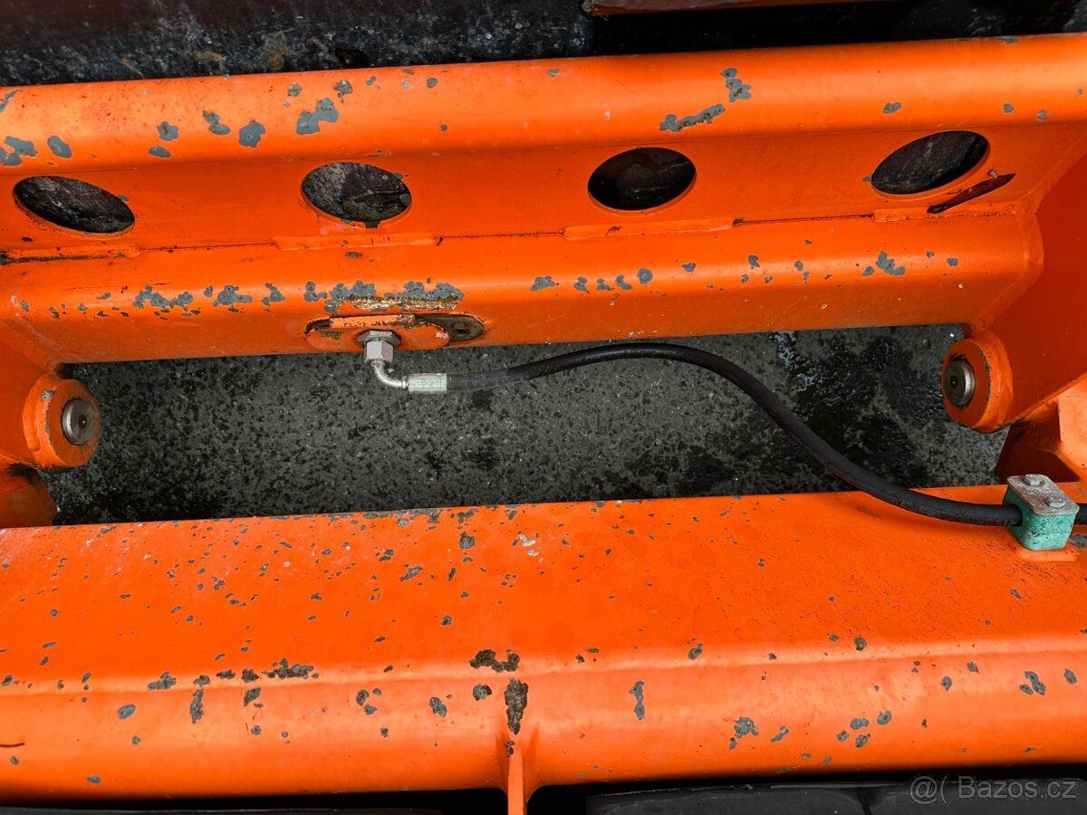 nakladač LOCUST 1004 speed+ - 7