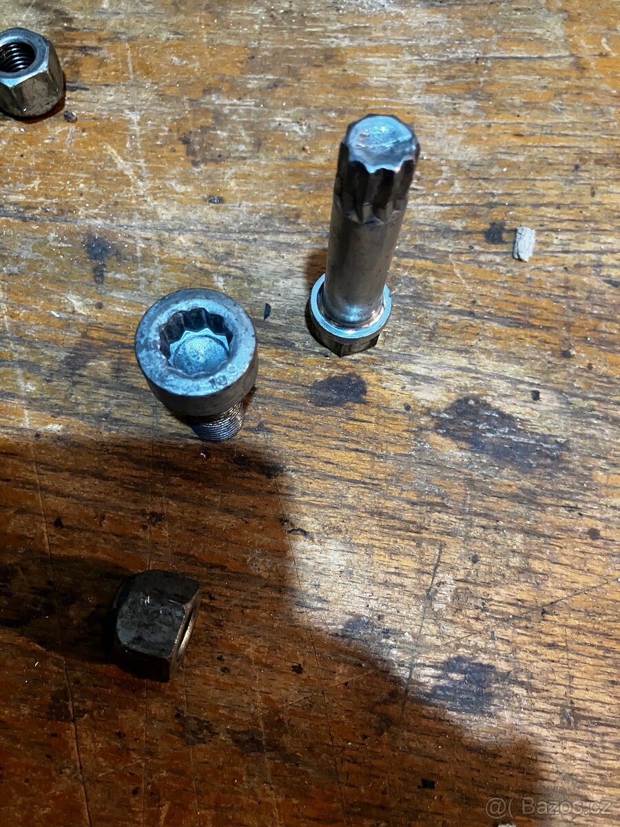 Rozšiřovací podložky 5x114.3 - 7