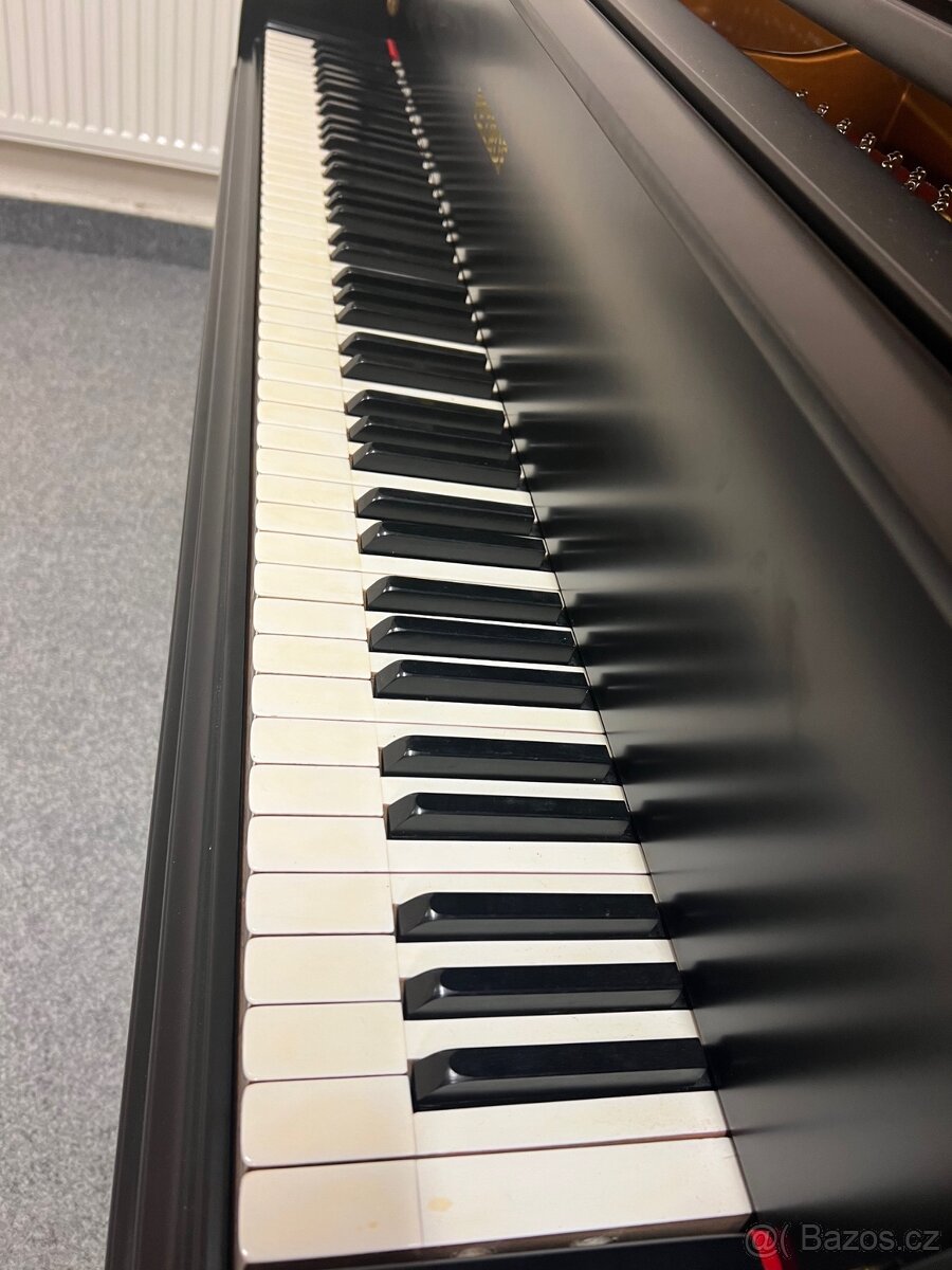 Klavír - černé křídlo Petrof vel. V 103KC - 7