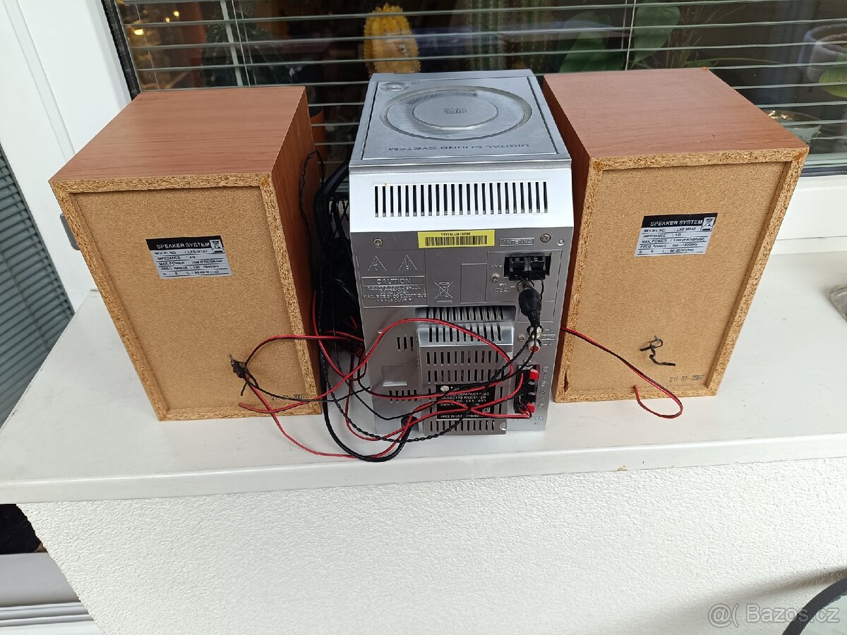 Prodám mikrosystém, malou věž zn. LG - 7