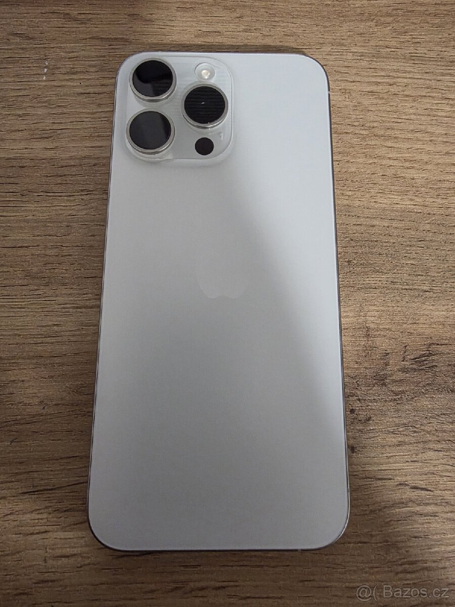 iPhone 15 Pro Max 512 GB + Apple Watch Series 8 Cellular - 7