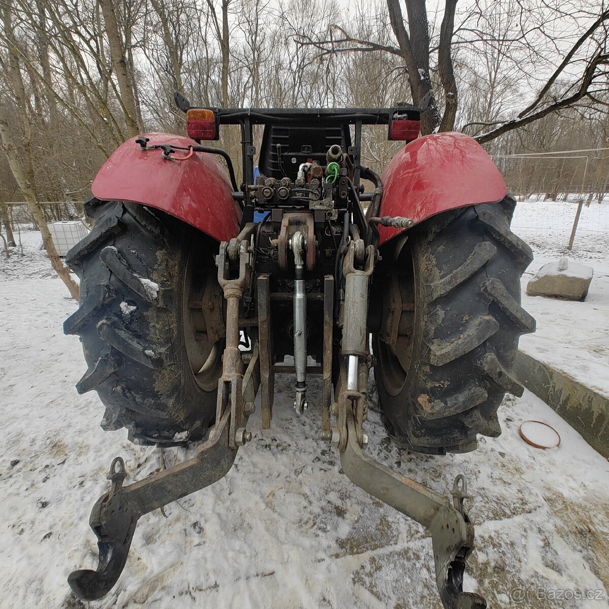 Traktor tovární MF 4x4 - 7