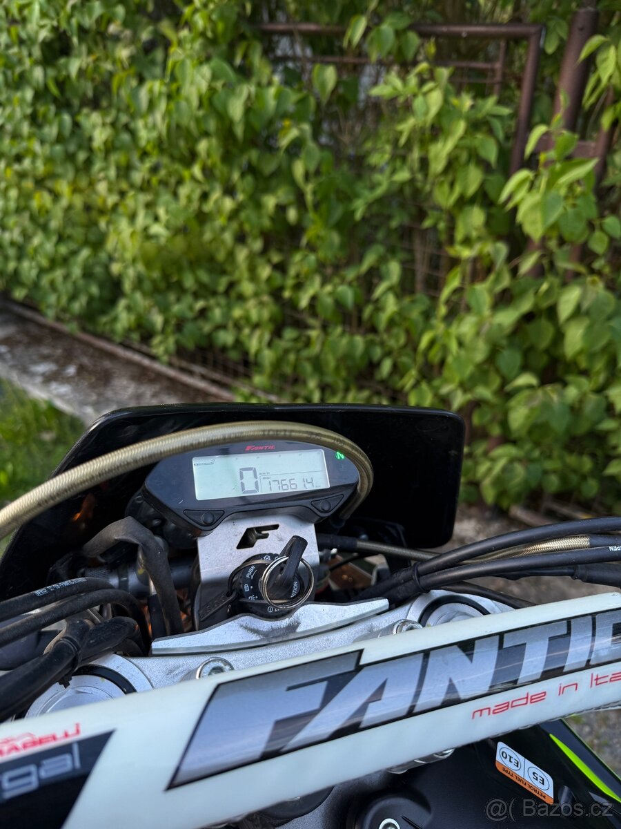 Fantic XEF 125 Performance - 7