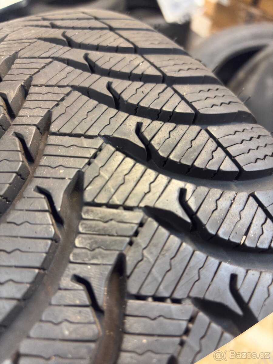 Mercedes benz GLA 215/60/17 Michelin Alpin A1564000000 - 7