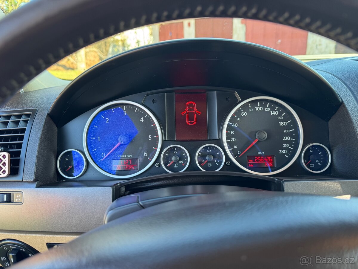 Prodám Volkswagen Touareg - 7