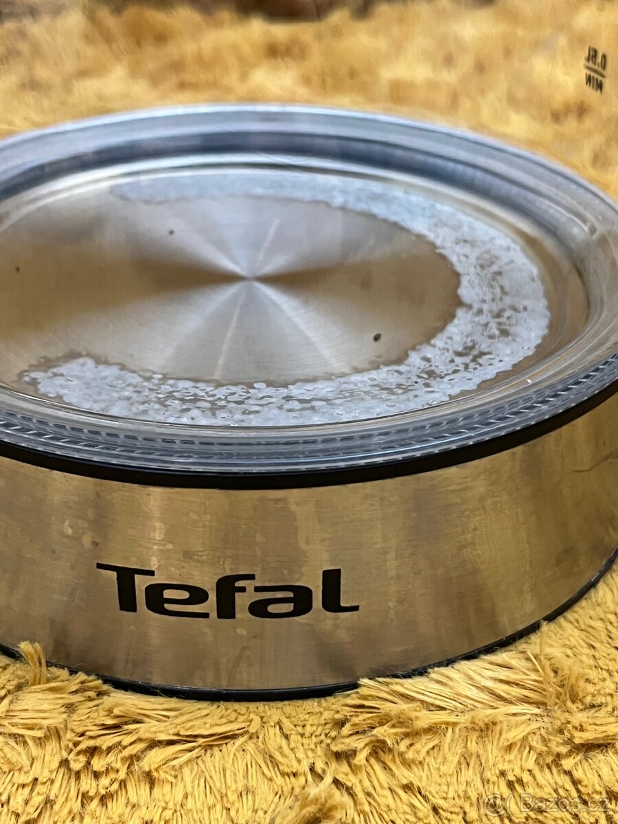 Rychlovarná konvice RK4140 - 7