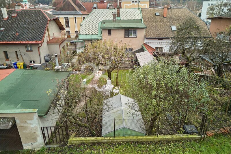 Prodej rodinného domu se zahradou a samostatnou garáží v obc - 7