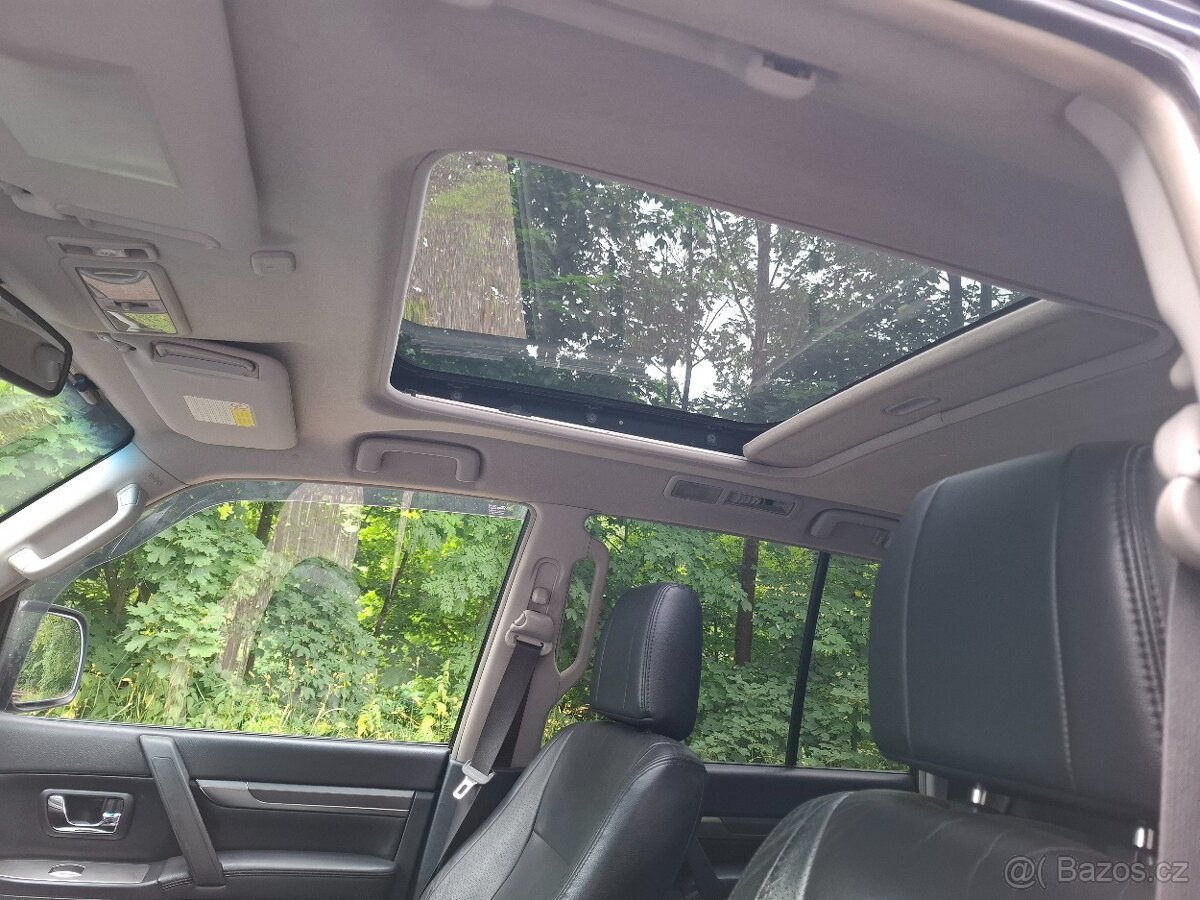 Mitsubishi Pajero 3.2 DiD , 7 míst - DPH - 7