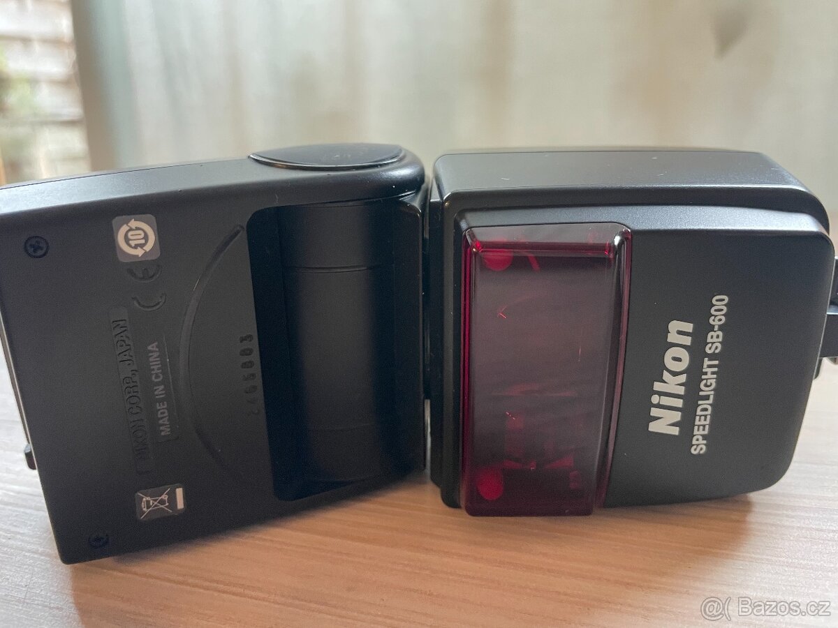 Kompletní Nikon set D80, 3 objektivy, blesk, příslušenství - 7