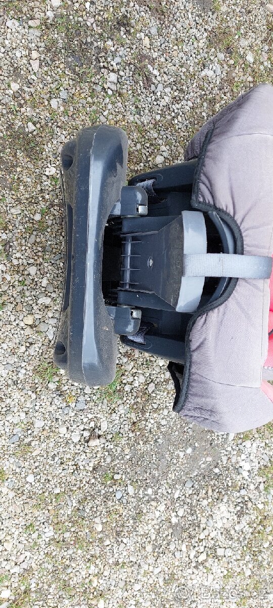 Prodám sedačku do auta. - 7