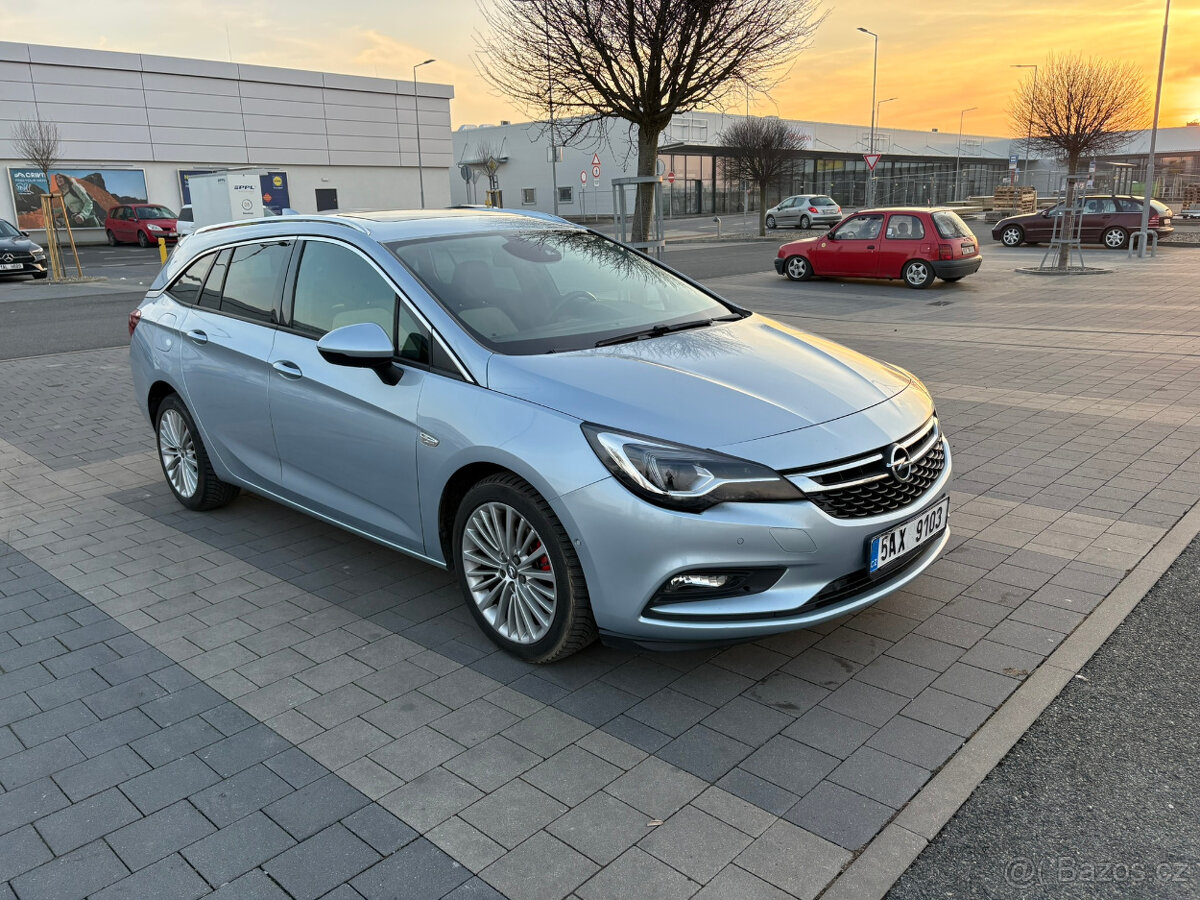 Opel Astra Sports Tourer+ 12/2016 - plná výbava - 7