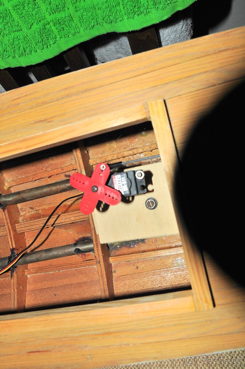 MODEL DŘEVĚNÉ LODI S MATERIÁLEM, DVA MOTORY, SERVO - 7