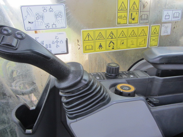 Pásové rypadlo CATERPILLAR 320 - 7