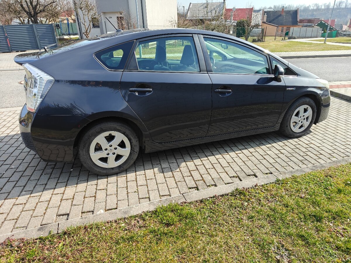 Toyota Prius 1.8 - 7