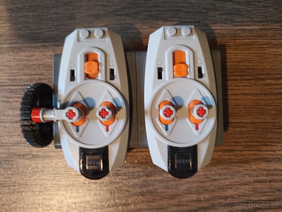 LEGO technic 42030 - VOLVO L350F - 7