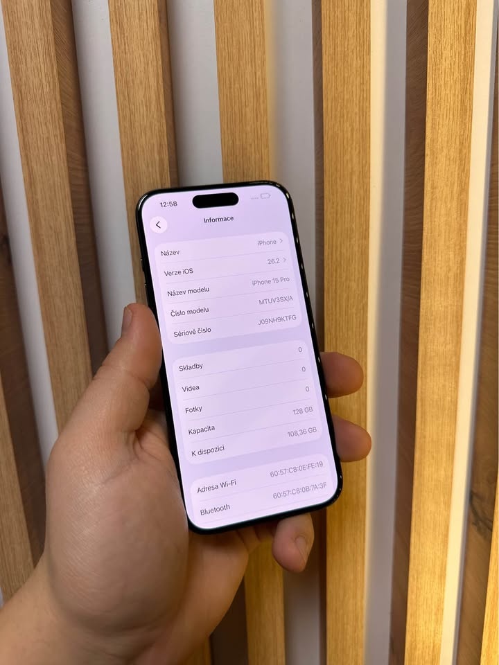 Apple iPhone 15 Pro 256 GB - 7