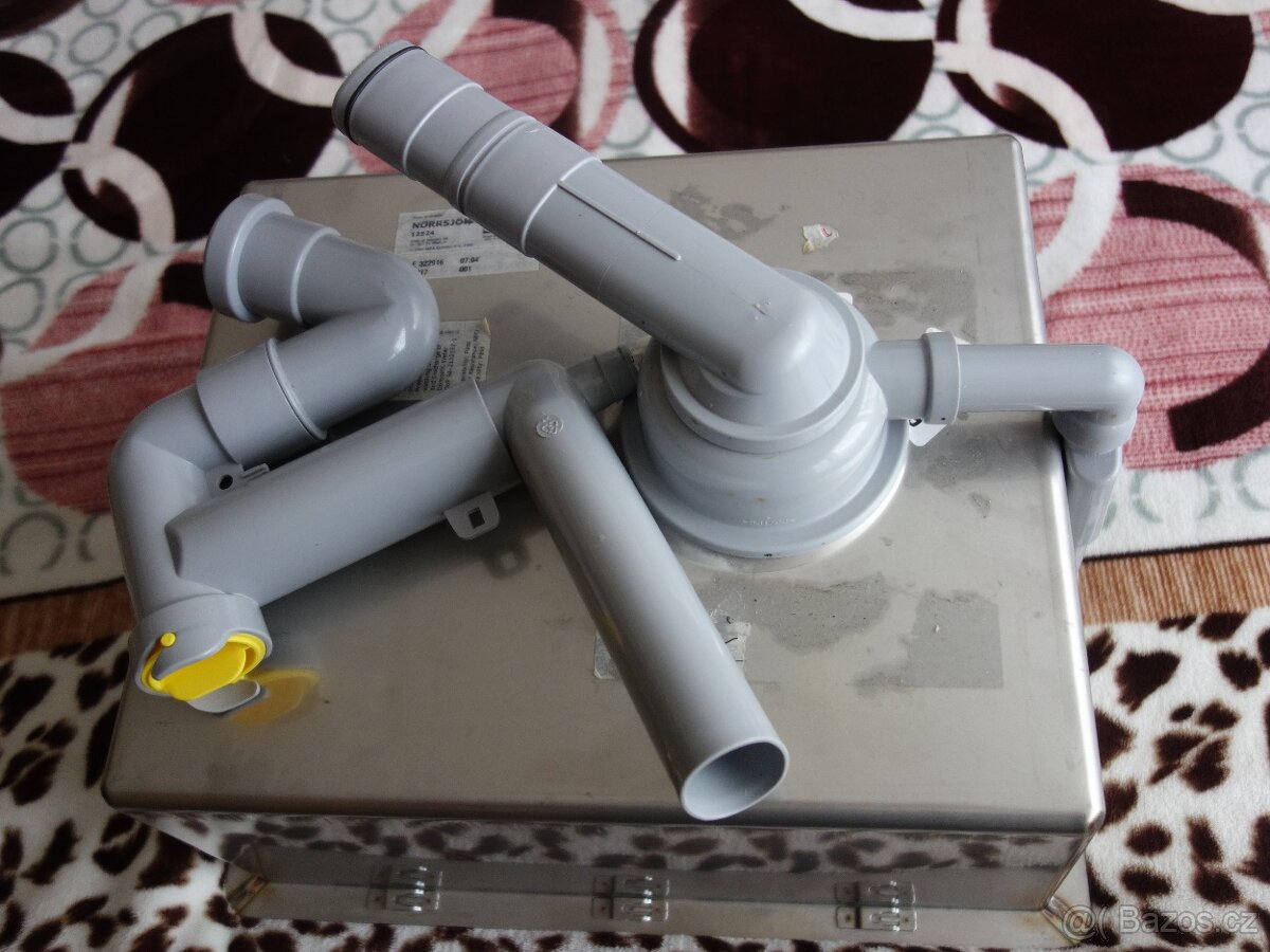 Kuchyňský nerezový dřez - 7