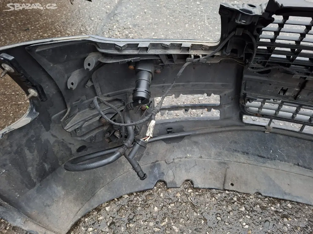 Přední nárazník Audi A4B7 černý - 7