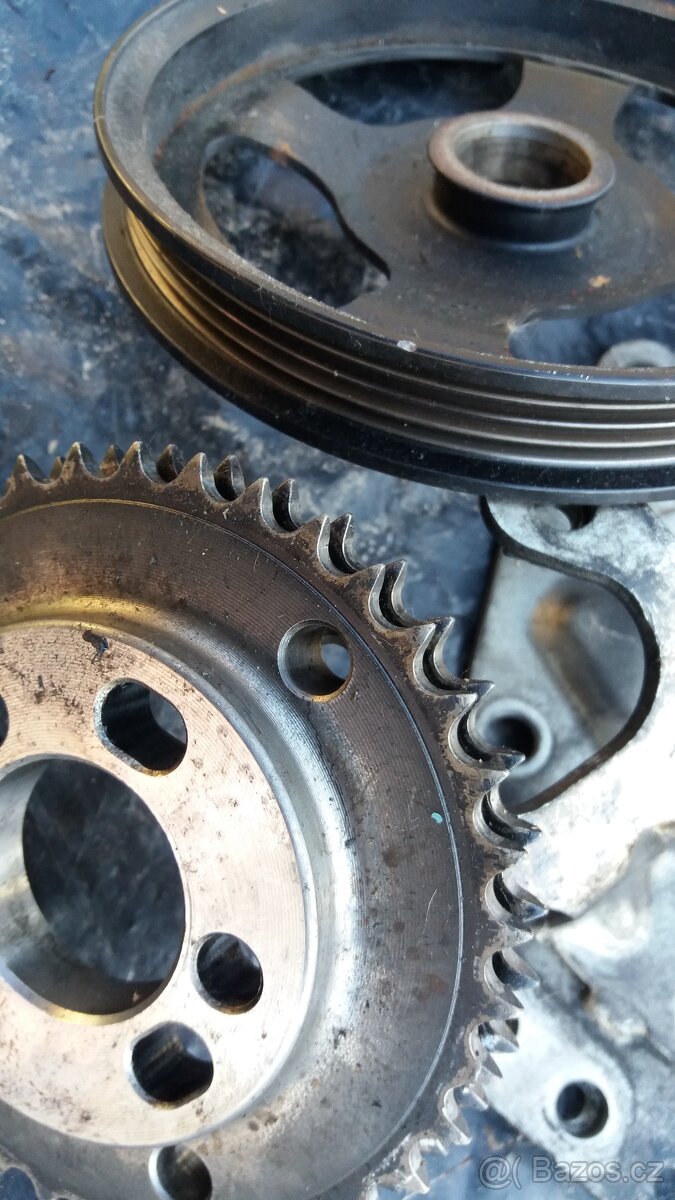 Víko ventilů + žhavičky Ford Mondeo MK3 2.0 TDDI / TDCI - 7