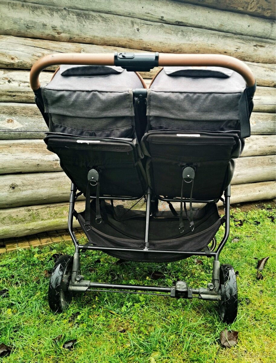 Kočárek pro dvojčata nebo sourozence - 7