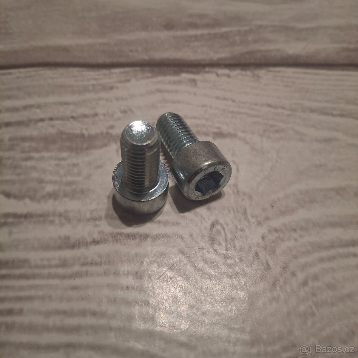 Šroub pozinkovaný 8 x 20 mm - 7