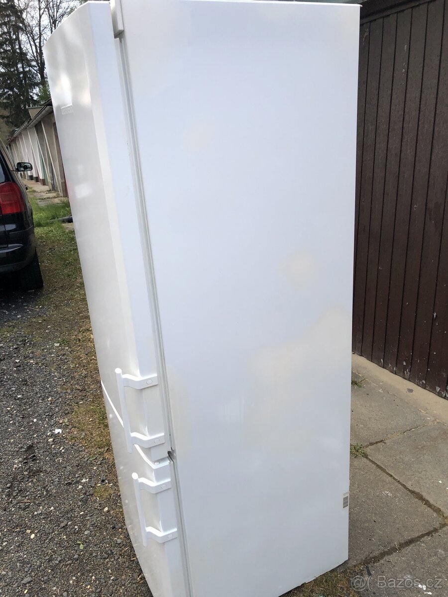 Prodám lednici Liebher - 7