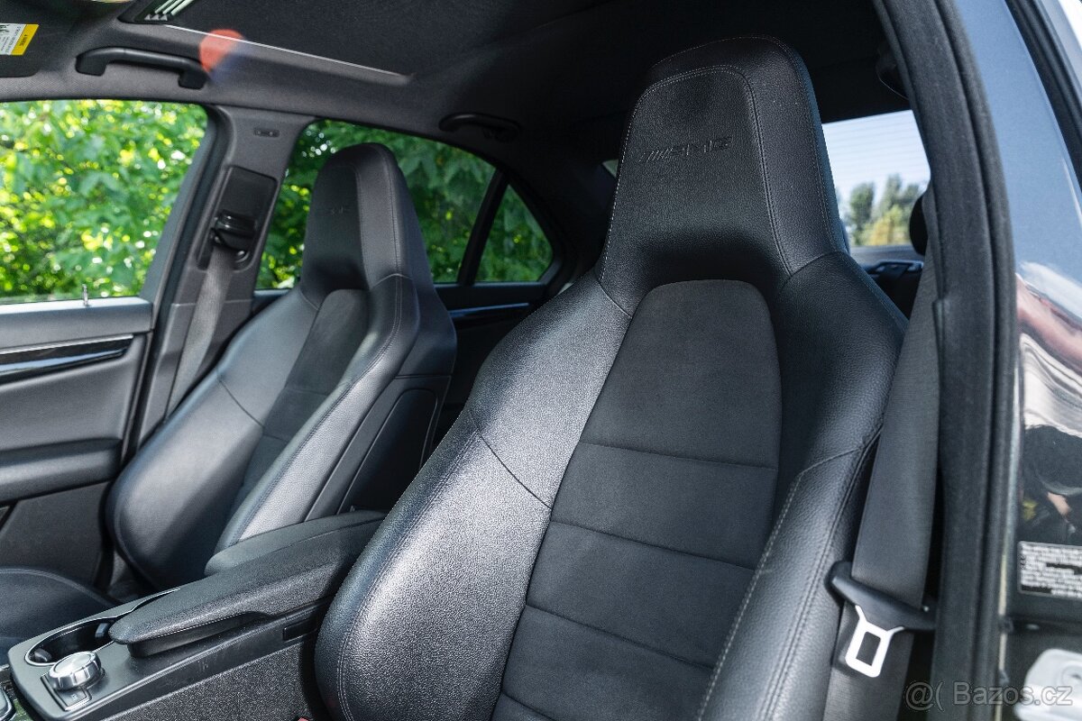 Mercedes-Benz C63 AMG - 7