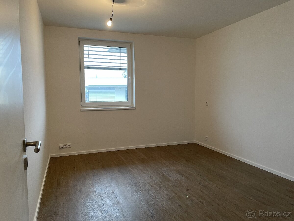 Novostavba 54m2 + terasa 13m2 + parking VACOV - 7