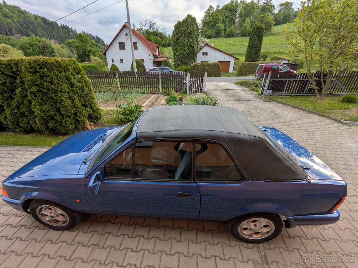 Ford Escort 1.6i - 7