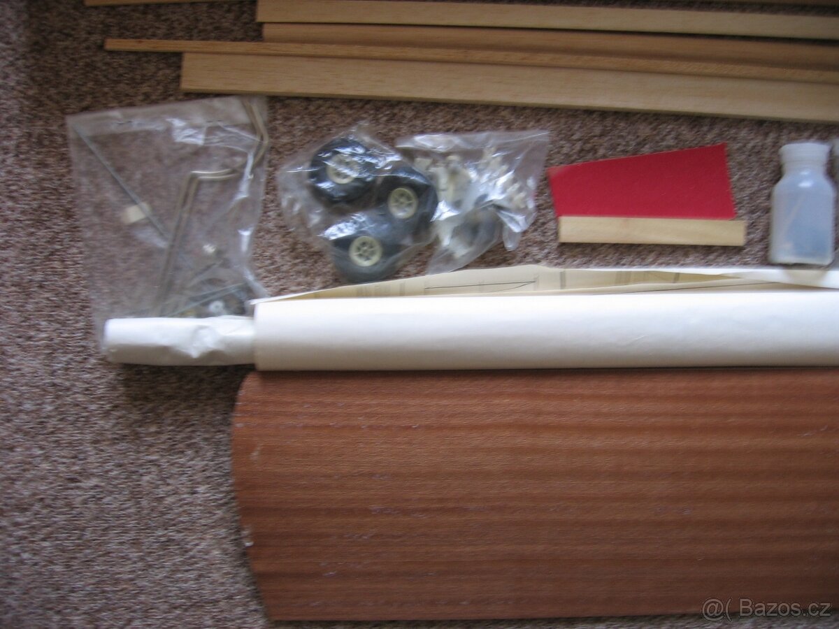 letadlo TRENÉR stavebnice od MODELA - 7