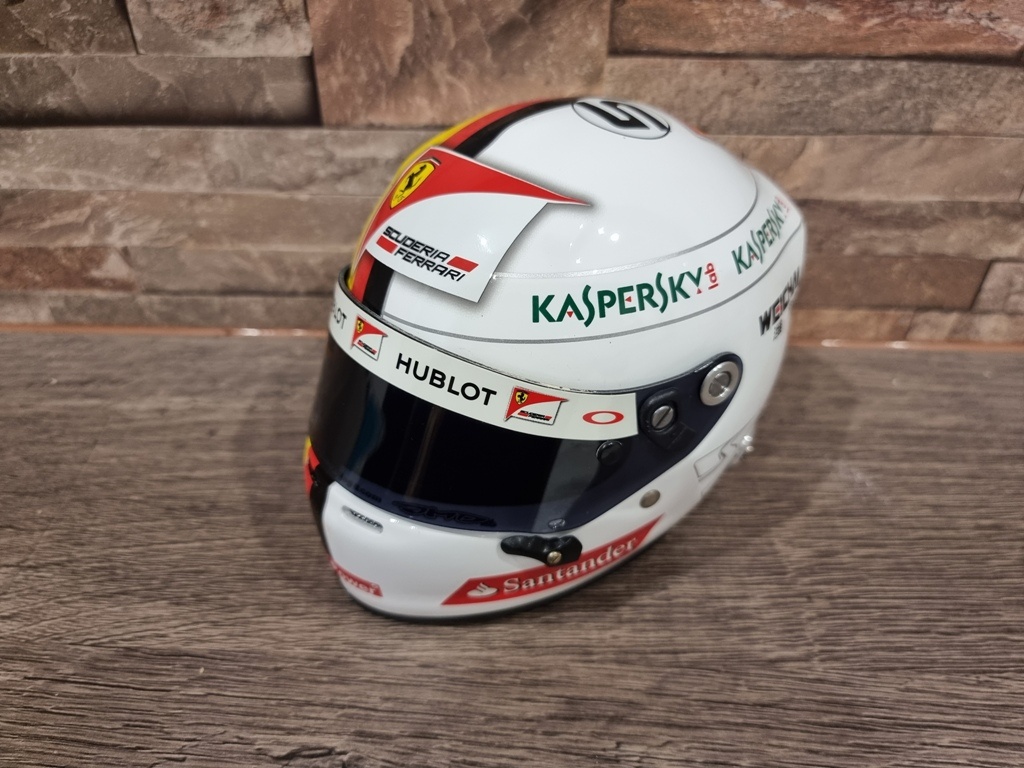 HELMY Ferrari 1:2 Leclerc -orig.podpisy,Sains - 7