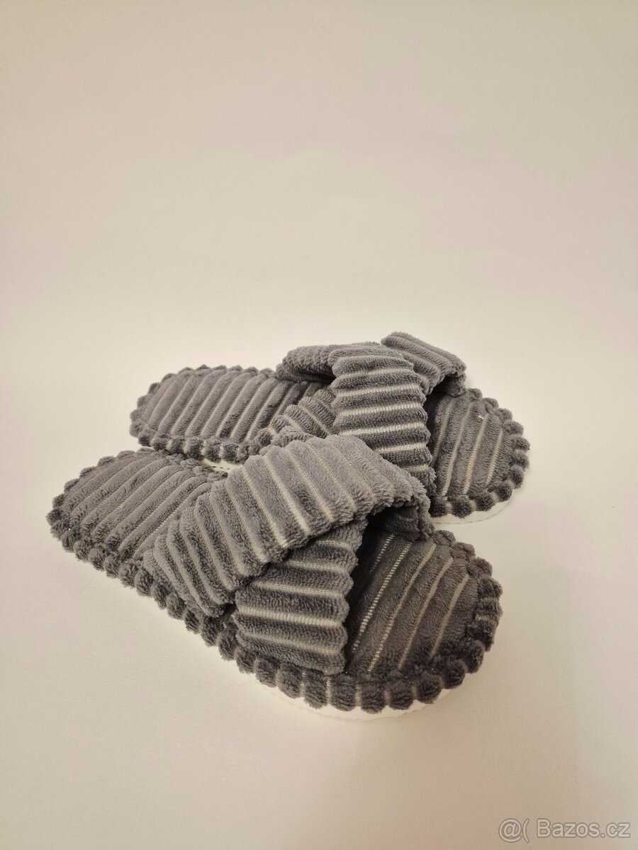 Nové dámské pantofle, velikost 38-39 - 7