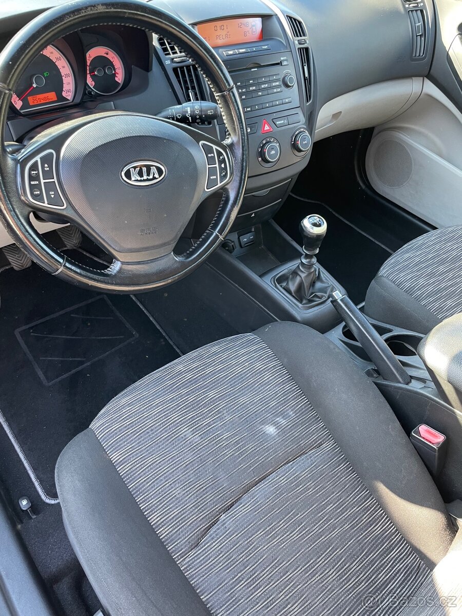 Kia Ceed 1,6i /klima/ - 7