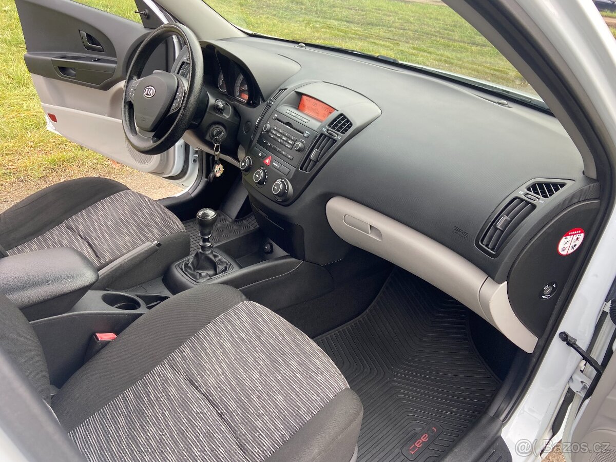 KIA CEED 1,4 CVVT Active+ (80kW - 109 koní) - 7