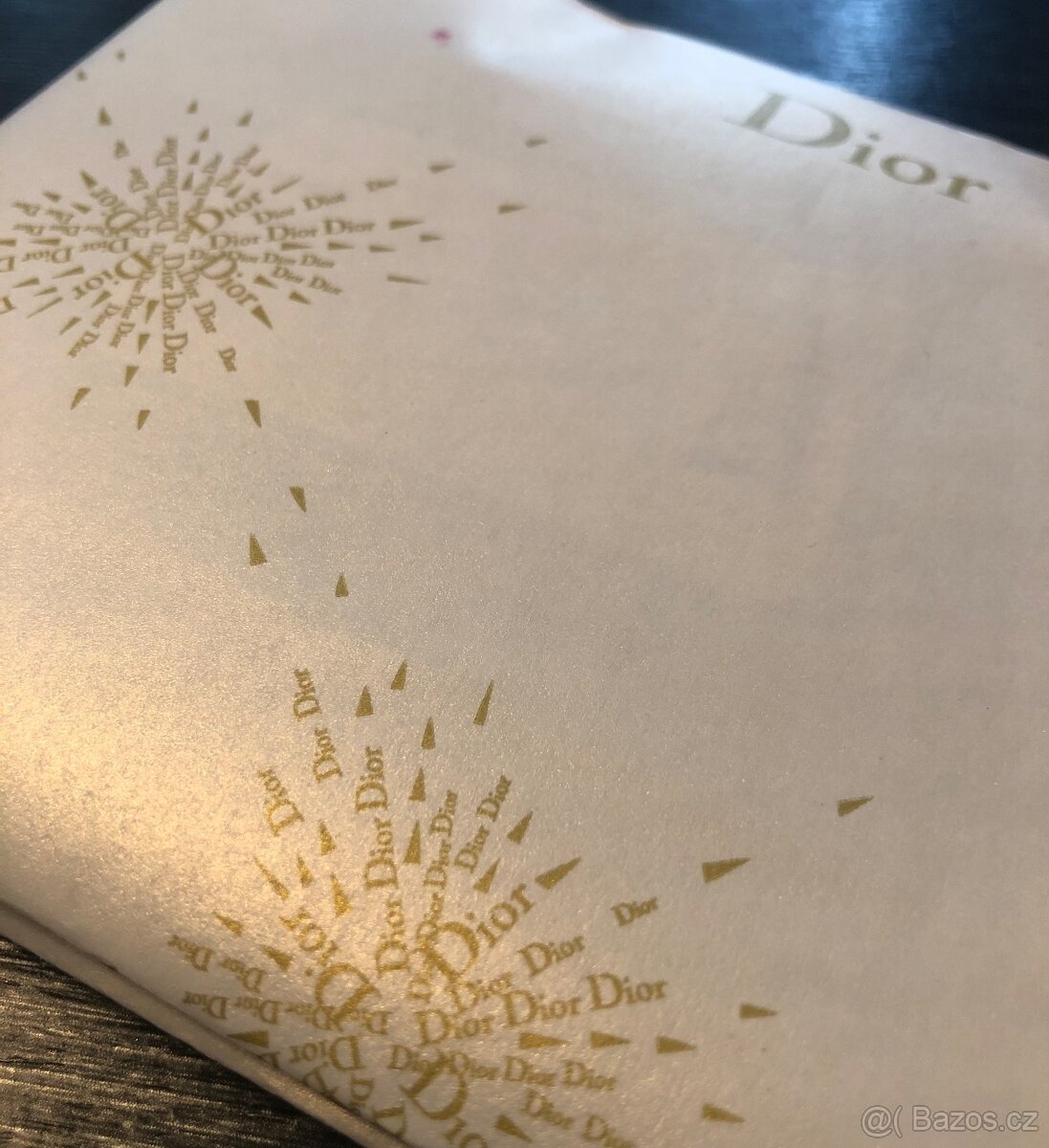 Dior beauty náramek s perličkami a mašlí - 7