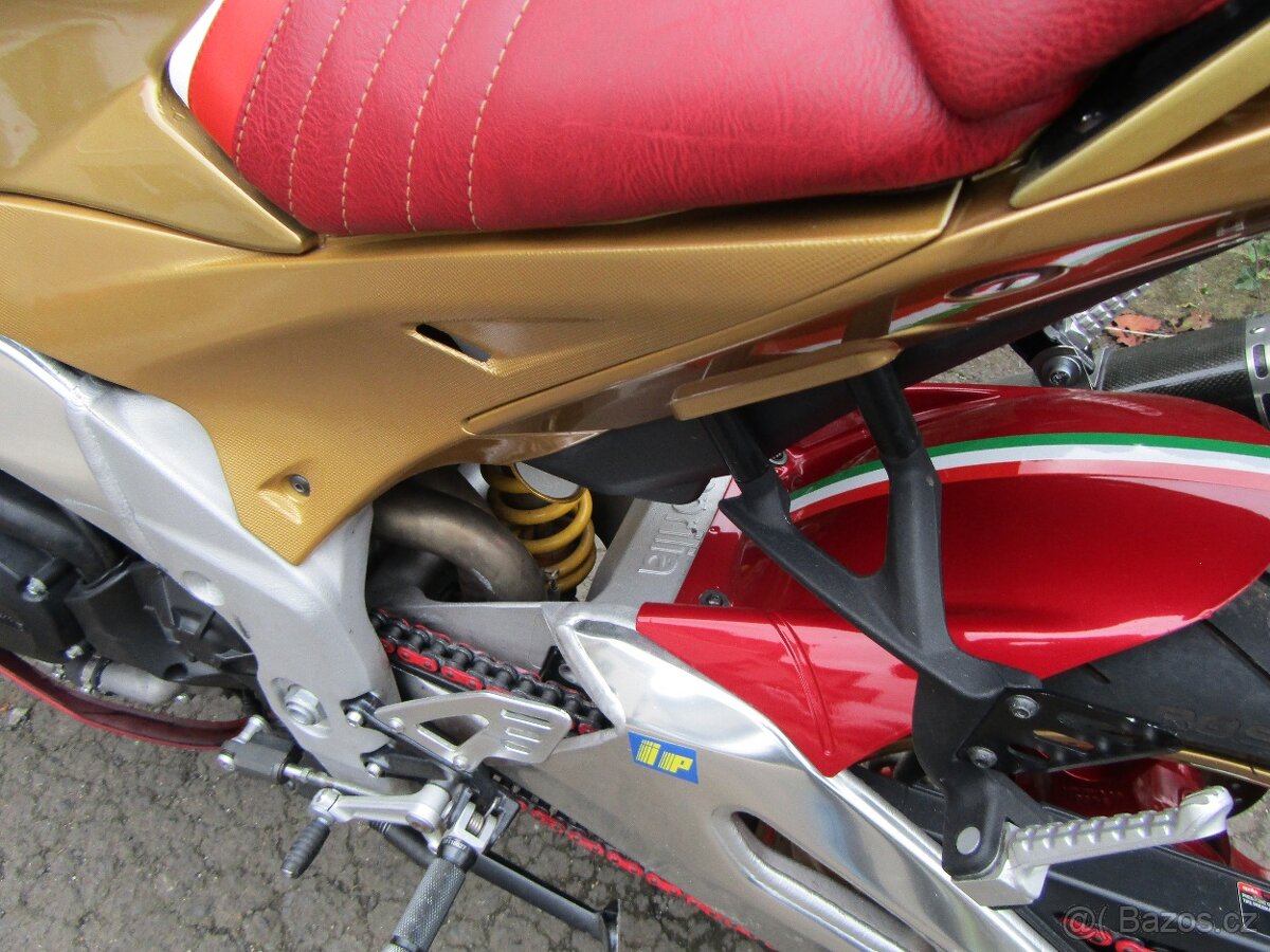 Aprilia Tuono V4 - 7