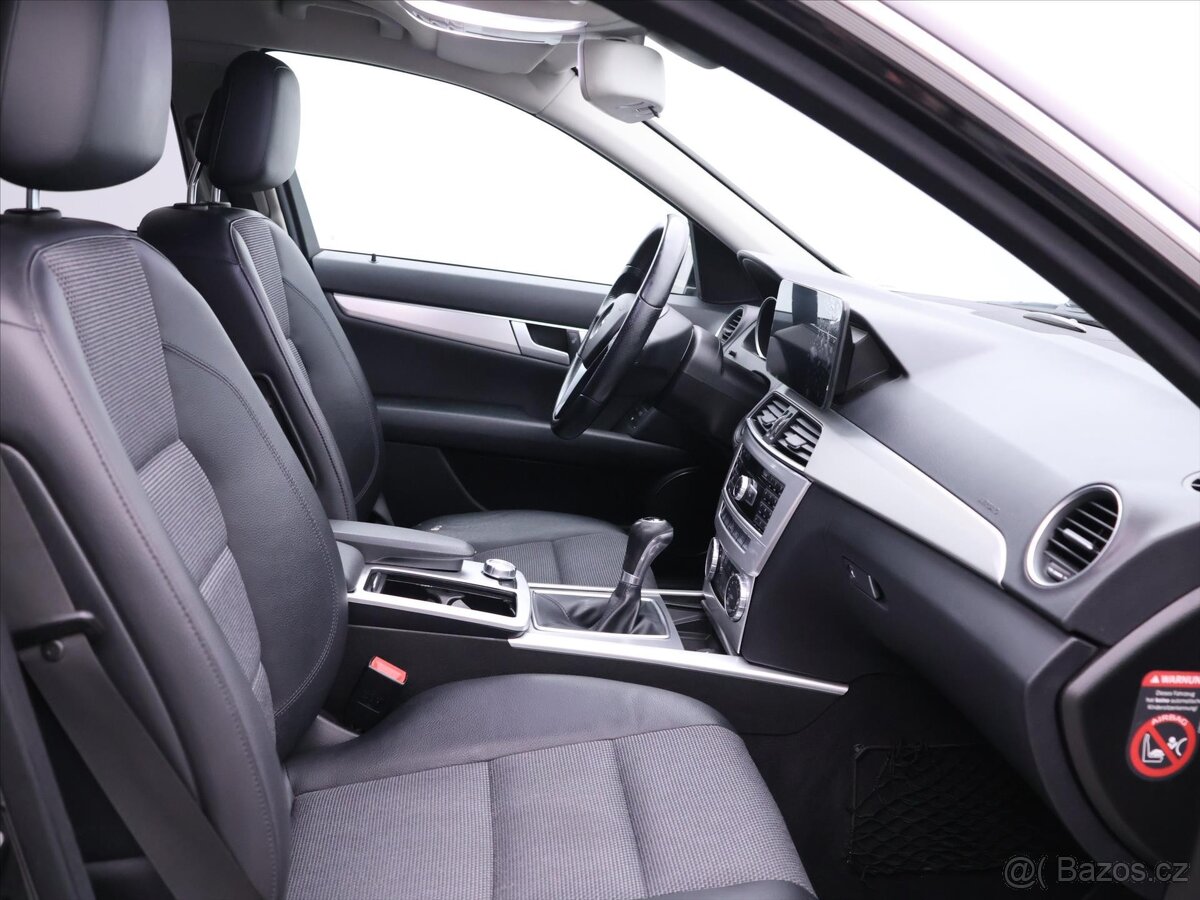 Mercedes-Benz Třídy C 2,1 220CDI 125kW Aut.klima Xenon (2014 - 7