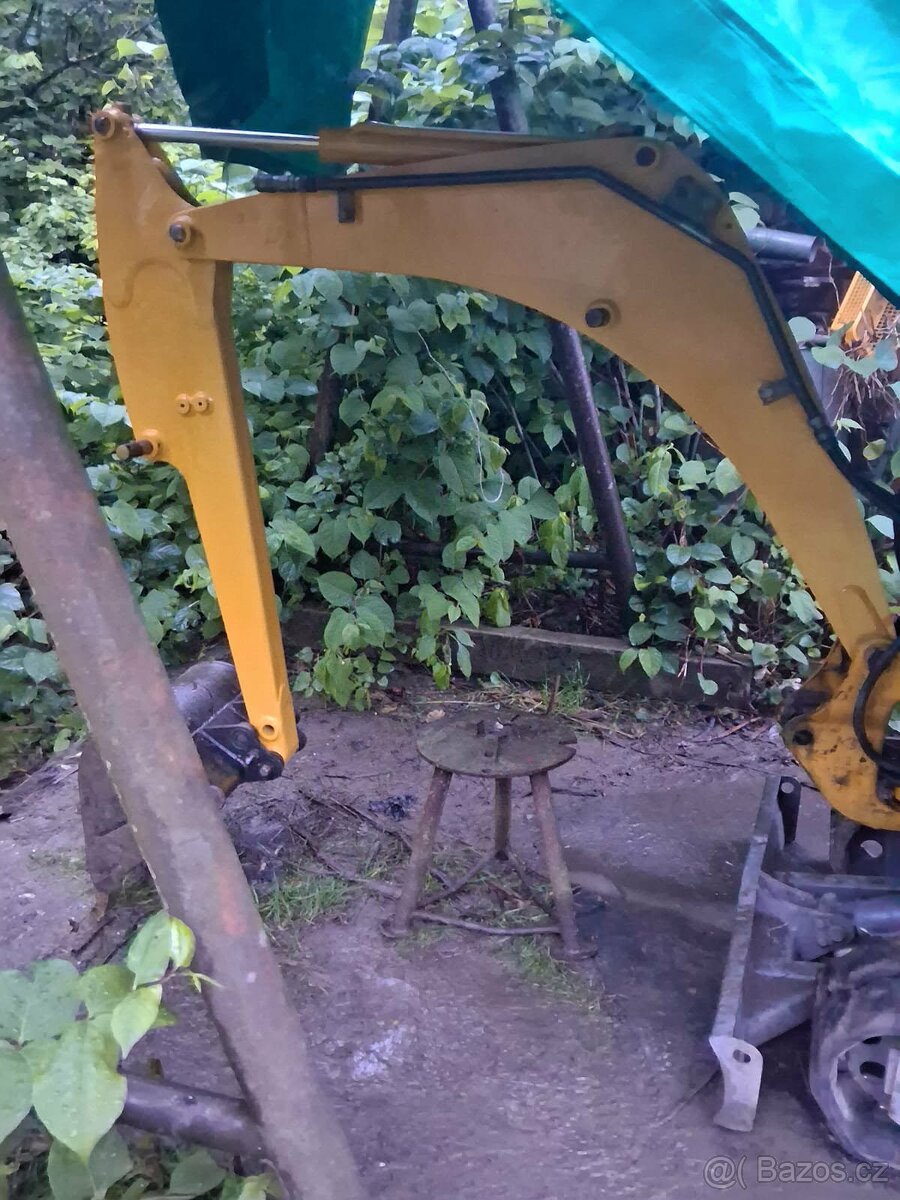 Bagr JCB 8015 - 7