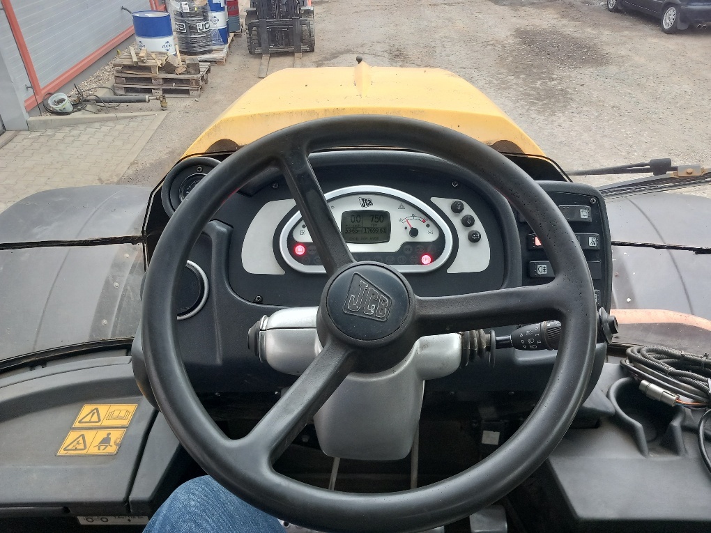 JCB FASTRAC 3230 - 7