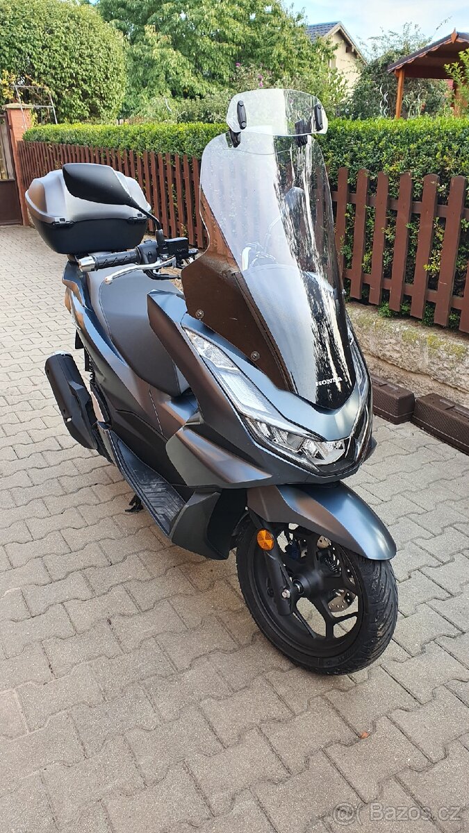 Skútr Honda PCX 125 1.majitel pouze 3655km jako NOVÉ. - 7