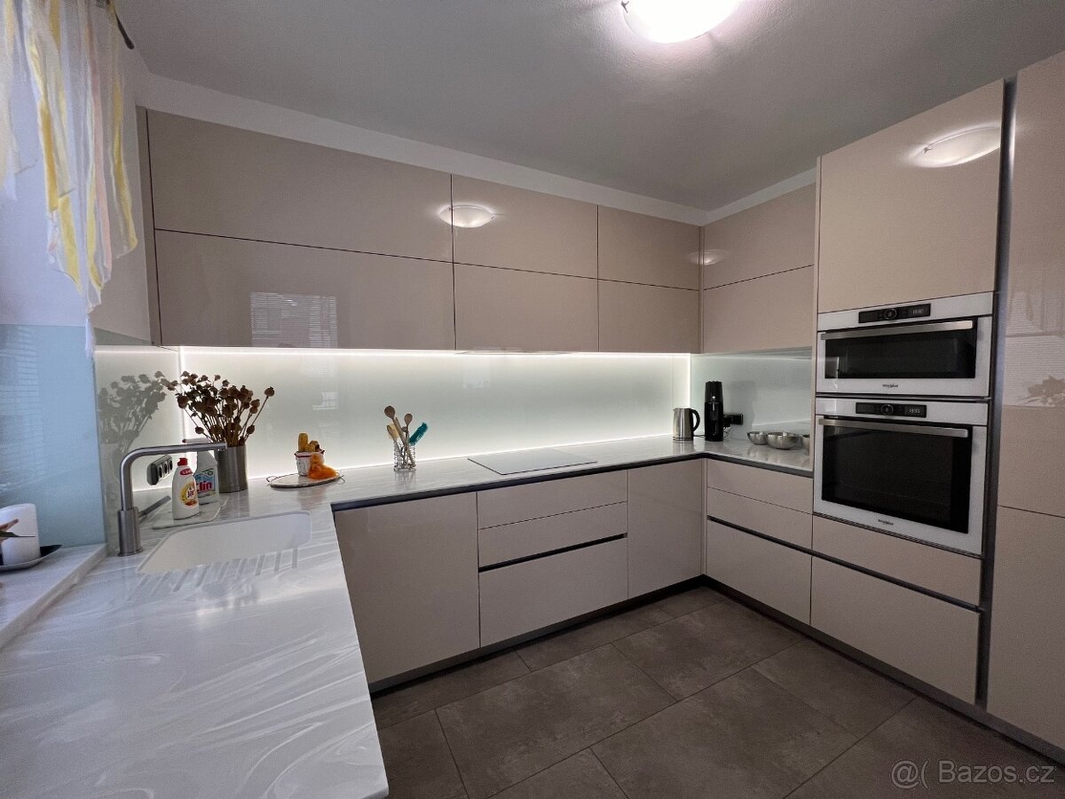 Kompletní realizace a rekonstrukce domů, bytů - 7