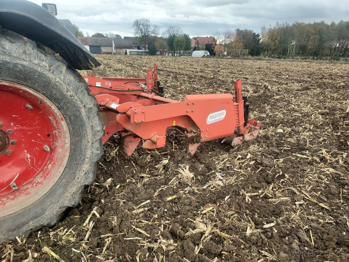 Kypřič podryvák / dlátový pluh Maschio Attila 250/5 - 7